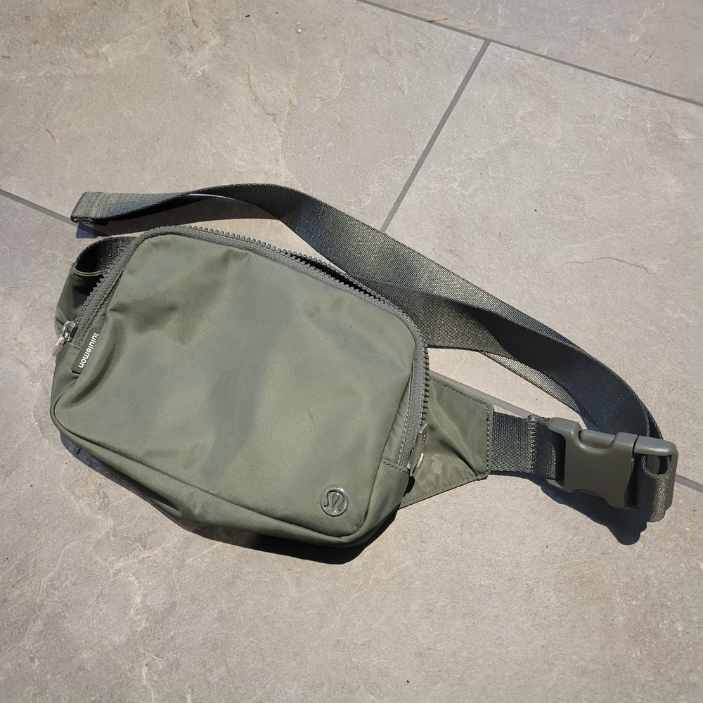 lululemon athletica Green Crossbody Bag